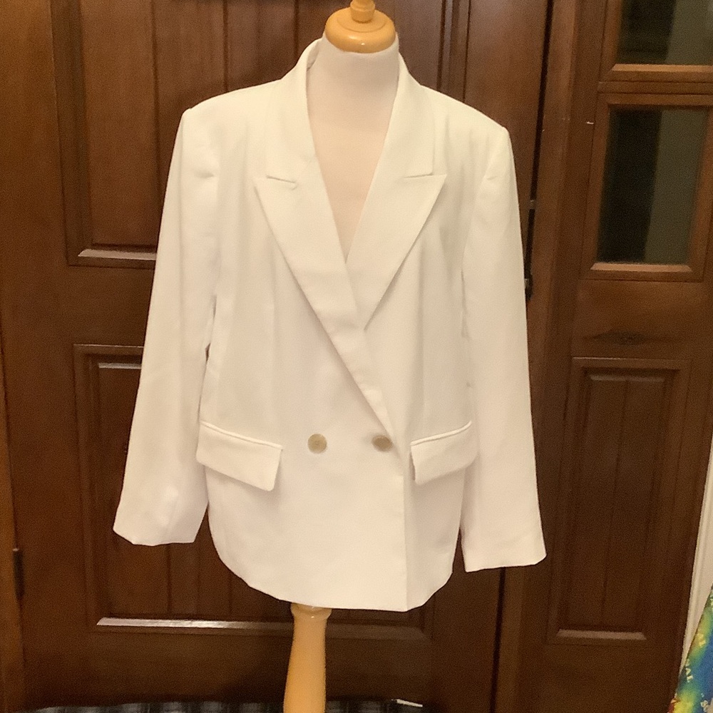 Chic White Women's Blazer